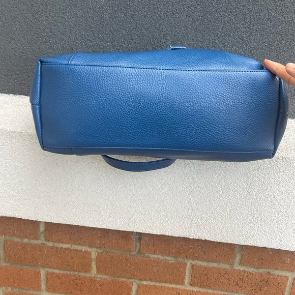 Beautiful Cobalt Blue Handbag - Picture 4 of 7
